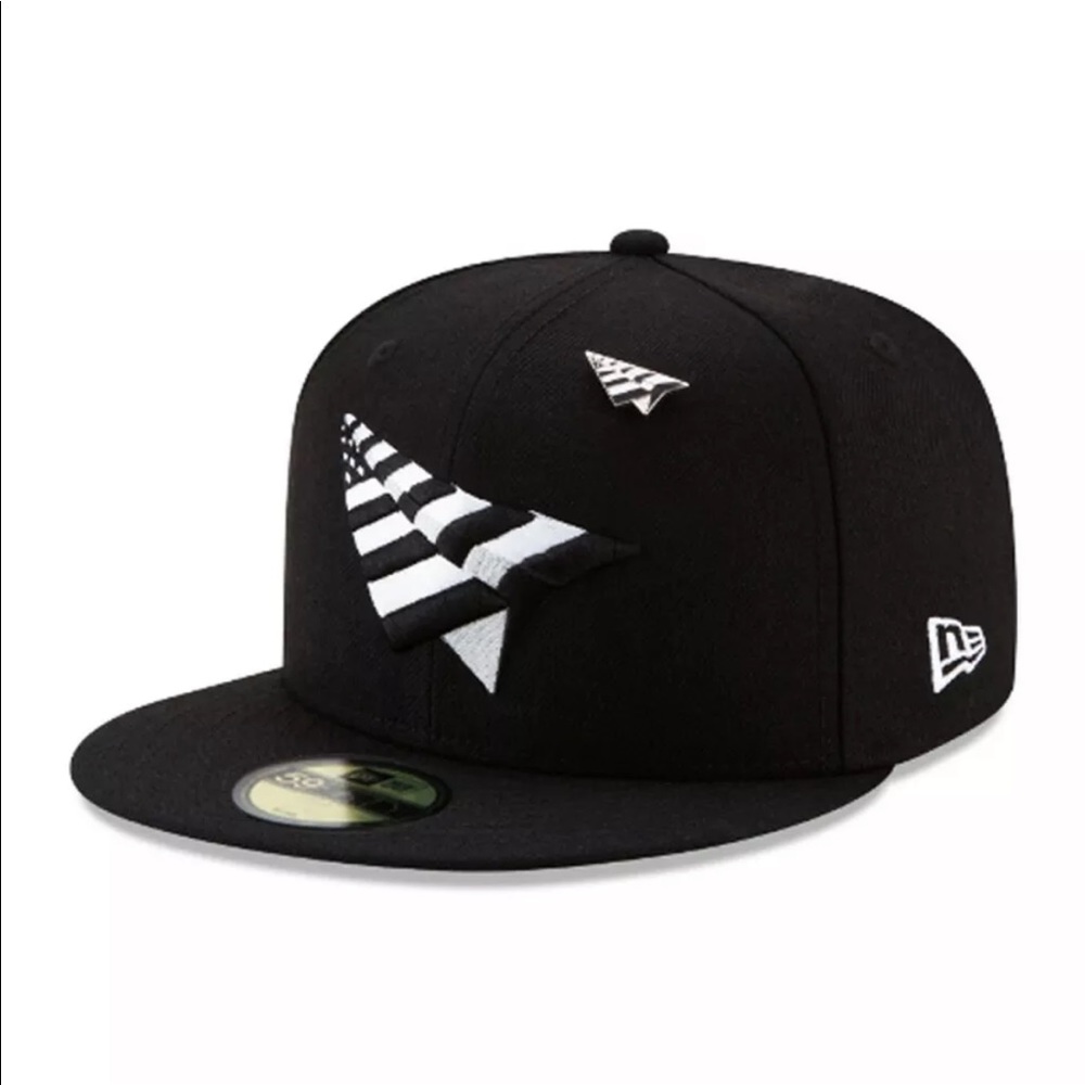 Roc Nation Paper Planes with Pin Authentic New Era 59Fifty Fitted Cap - Black